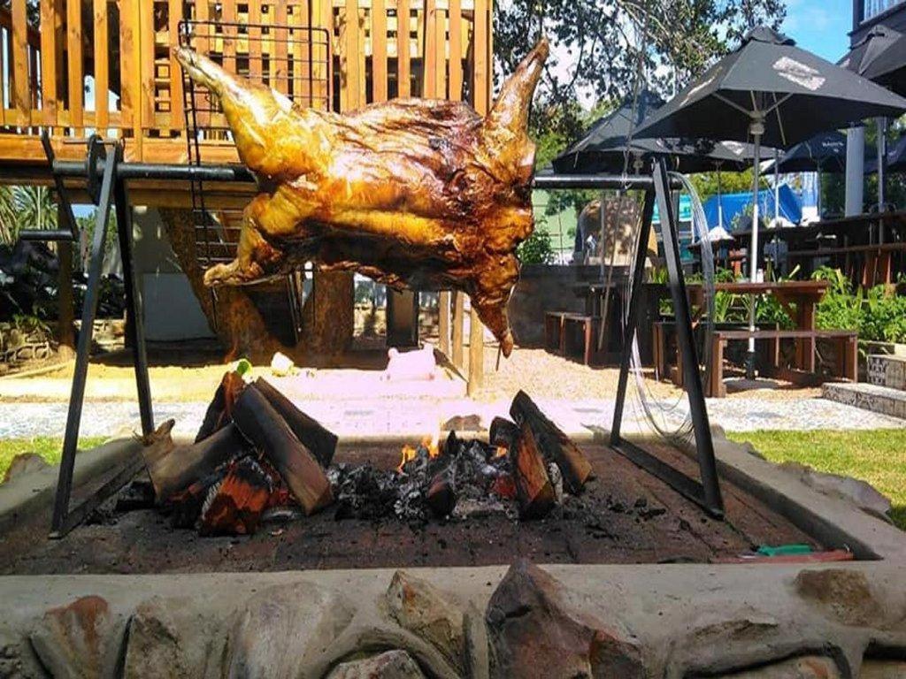 Barrel And Blues Inn Swellendam Bagian luar foto