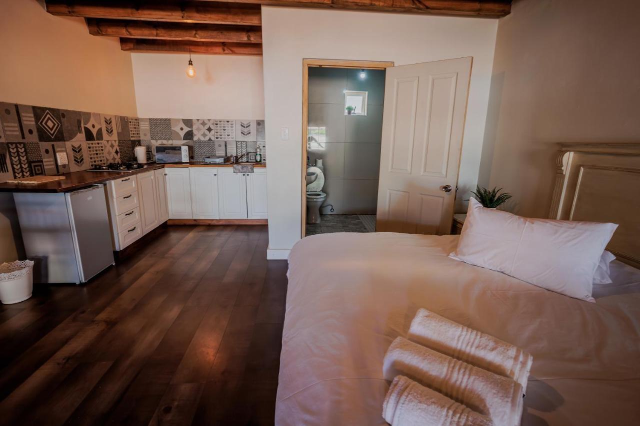 Barrel And Blues Inn Swellendam Bagian luar foto